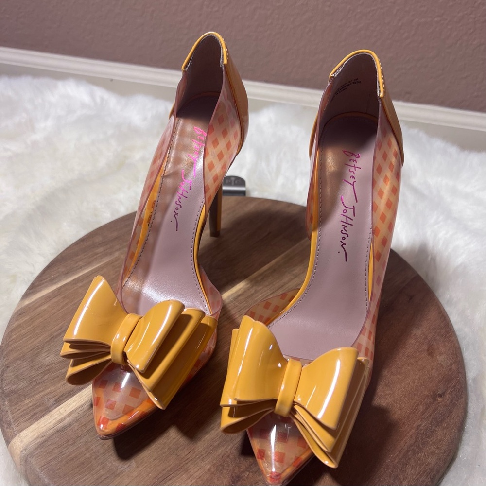 Betsey Johnson Kaison Yellow and Orange Bow Heels Size 6 - Picture 8 of 14